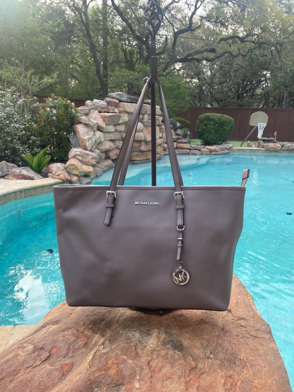 Michael Kors Jet Set Travel Medium Saffiano Leather Top Zip Tote (CSR)